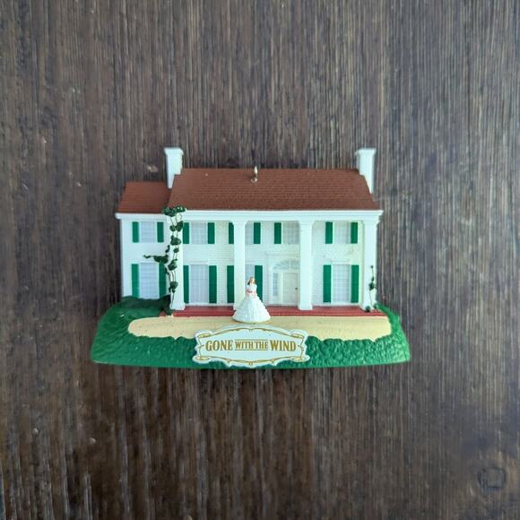 Hallmark Keepsake 2017 Gone With The Wind Tara Musical Christmas Ornament - Picture 1 of 3